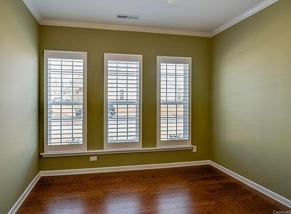 3rd image of 2083 Bronze Leaf Dr