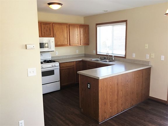 2nd image of 300 Greenbriar Blvd