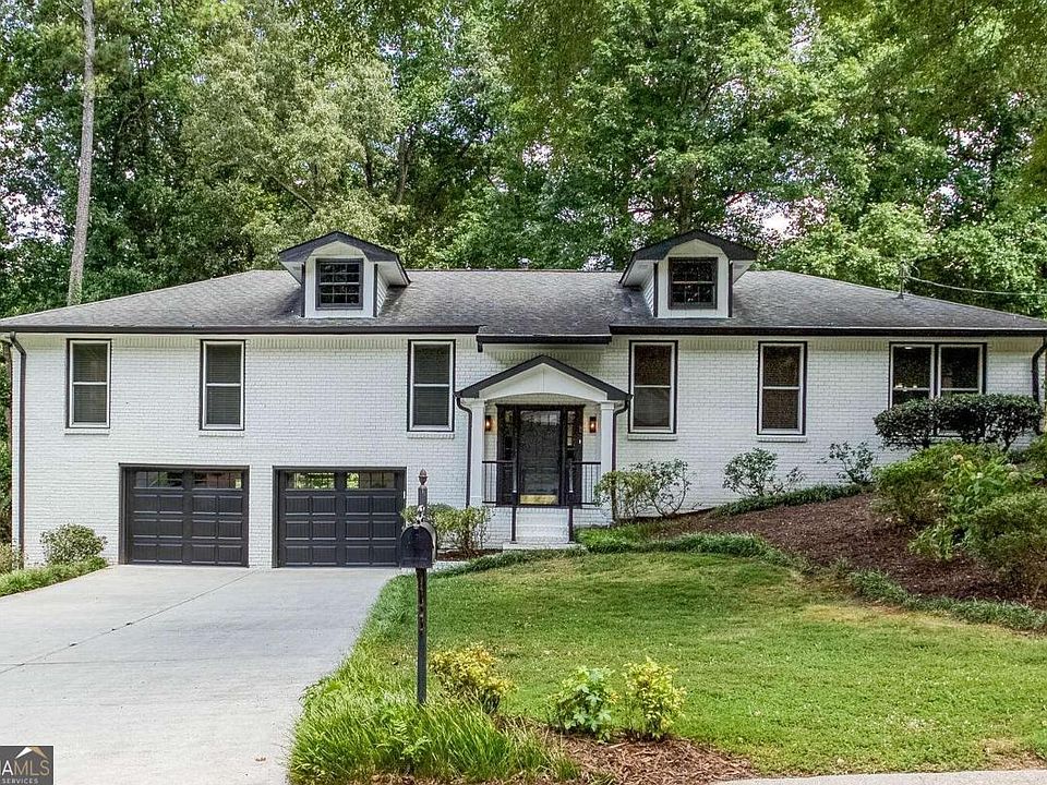 1st image of 2510 Camelot Cir