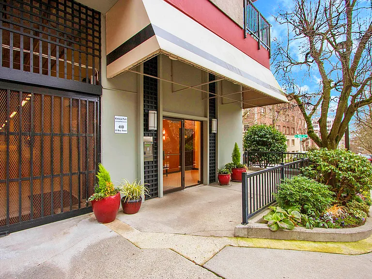 410 W Roy St — Photo 14