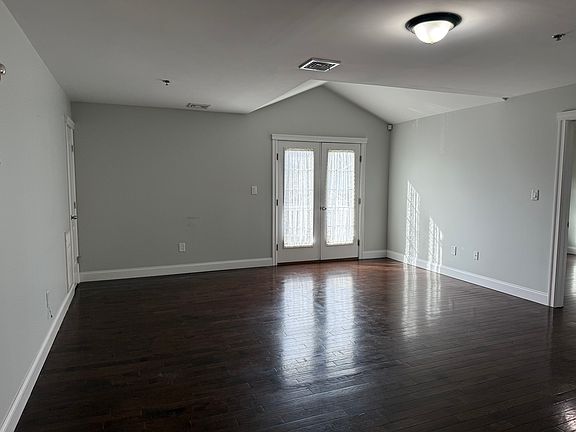 3rd image of 170 W Montauk Hwy #17