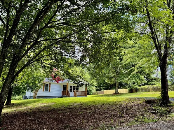 126 Wendy Hill Rd SE, Calhoun, GA 30701