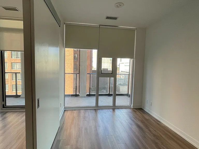 20 Edward St #512 — Photo 9