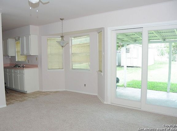 5th image of 4307 First View Dr