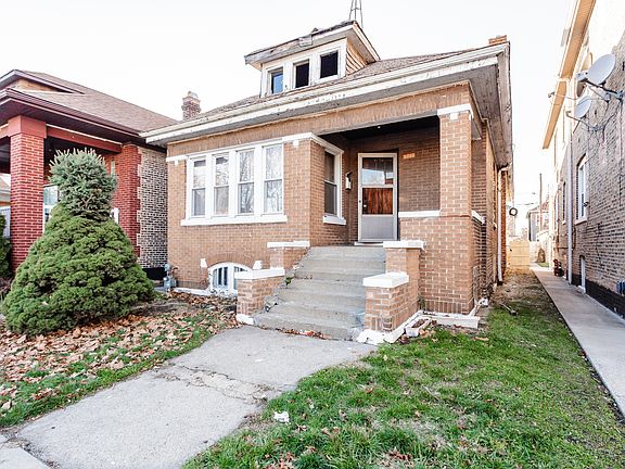 2nd image of 4742 S Komensky Ave