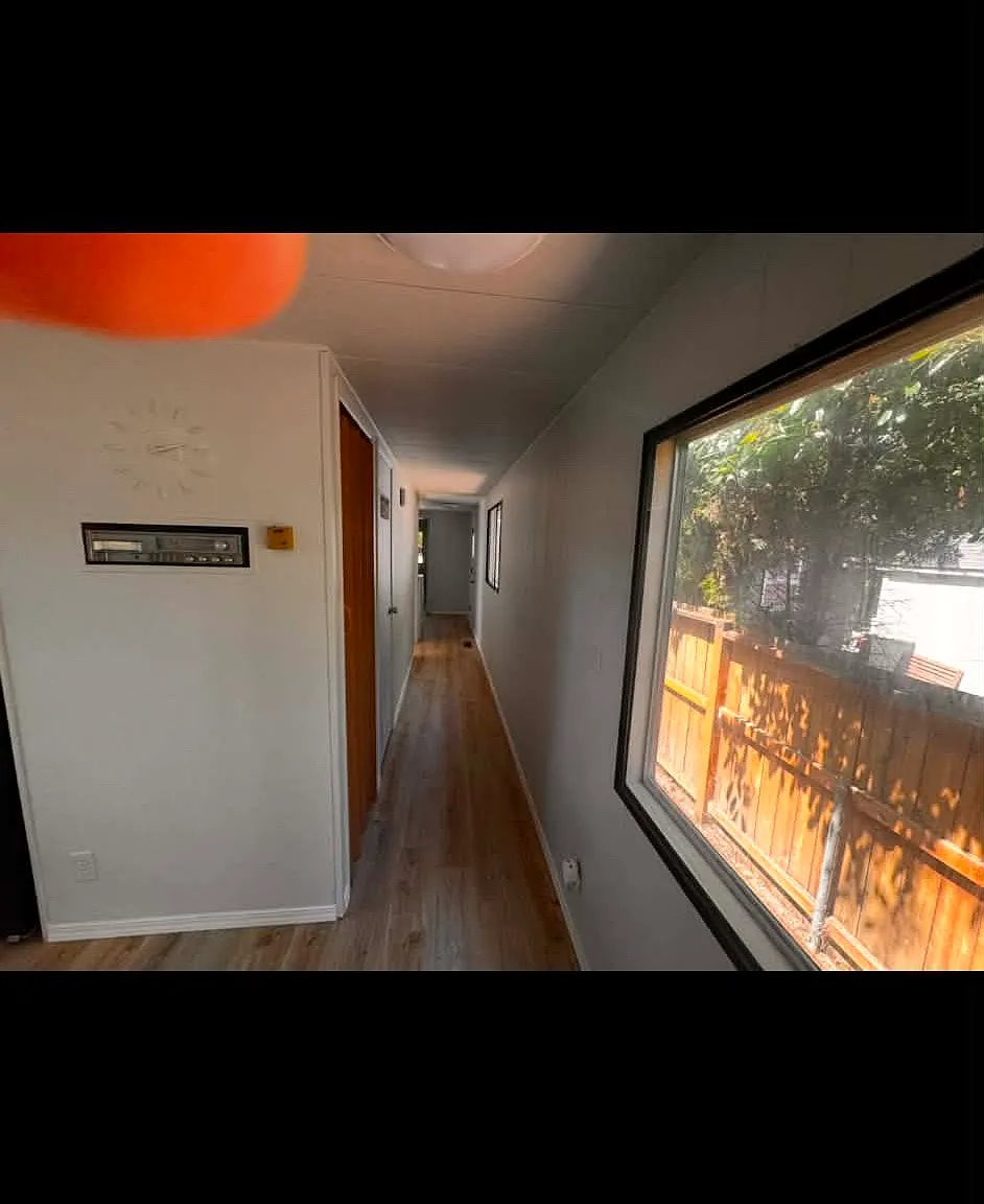 2 bed, 924 sqft, $2,100 — Photo 3