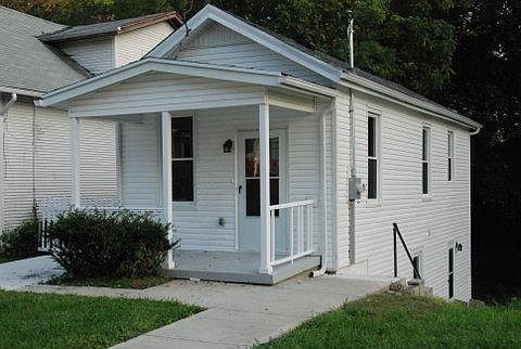 1st image of 1549 Ambrose Ave