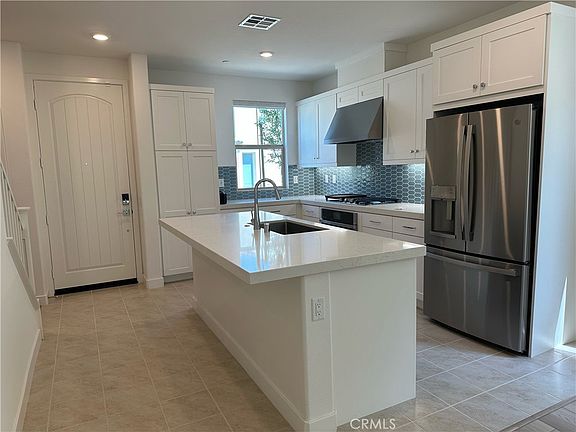 4th image of 533 Embrook Way
