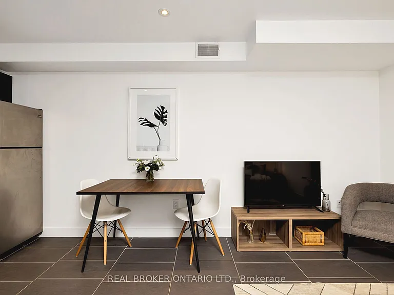 135 Prescott Ave #LOWER — Photo 6