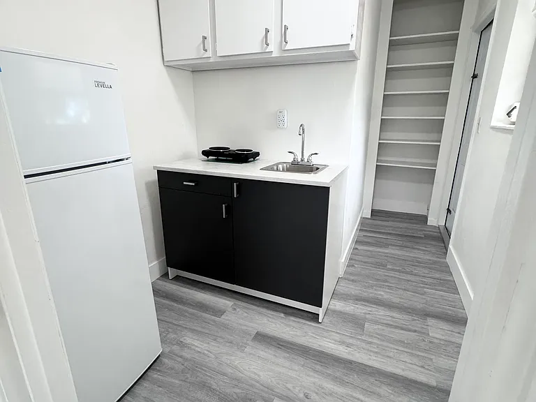1030 Superior St #2 — Photo 7