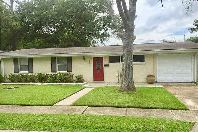 1st image of 221 Roselyn Park Pl
