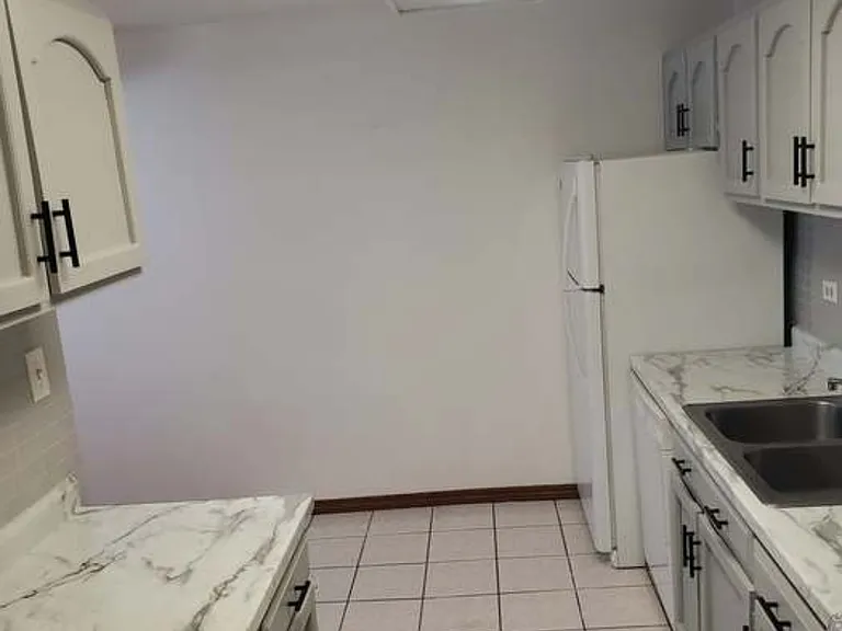 510 Hill Dr #207 — Photo 9