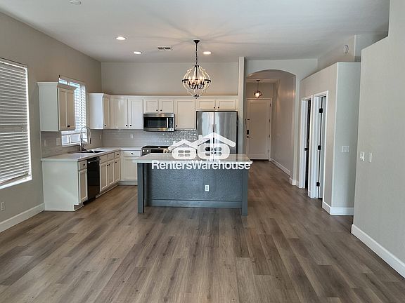 3rd image of 637 W Citrus Way