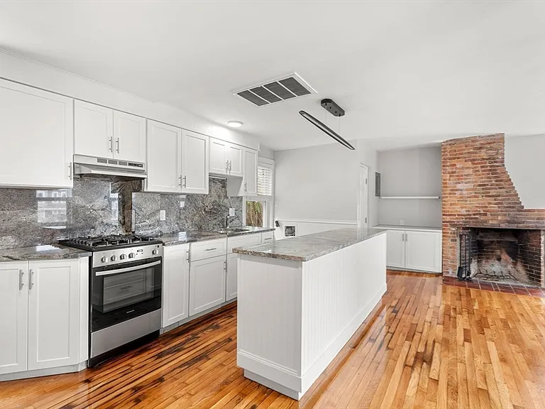 6 Blaney St #2 — Photo 11