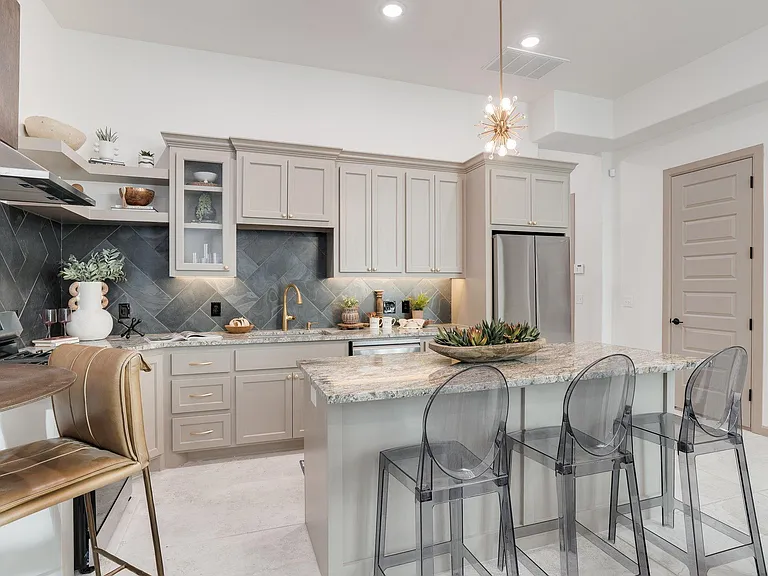 2506 N Douglas Ave — Photo 14