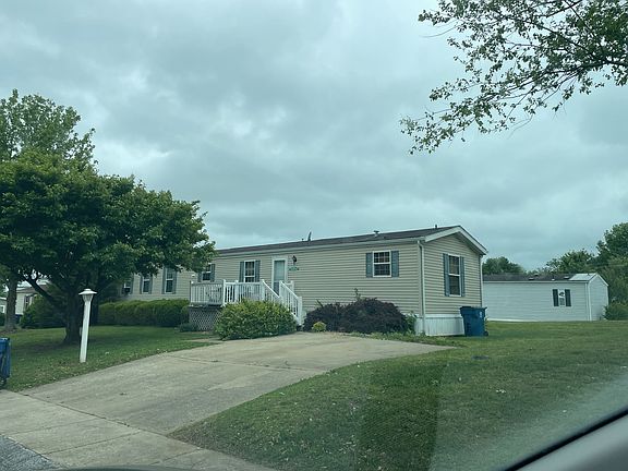 2nd image of 2737 S Planter Rd