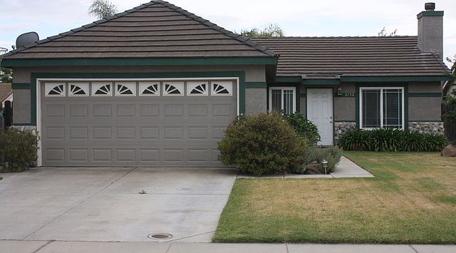 1st image of 2732 Riverbend Dr