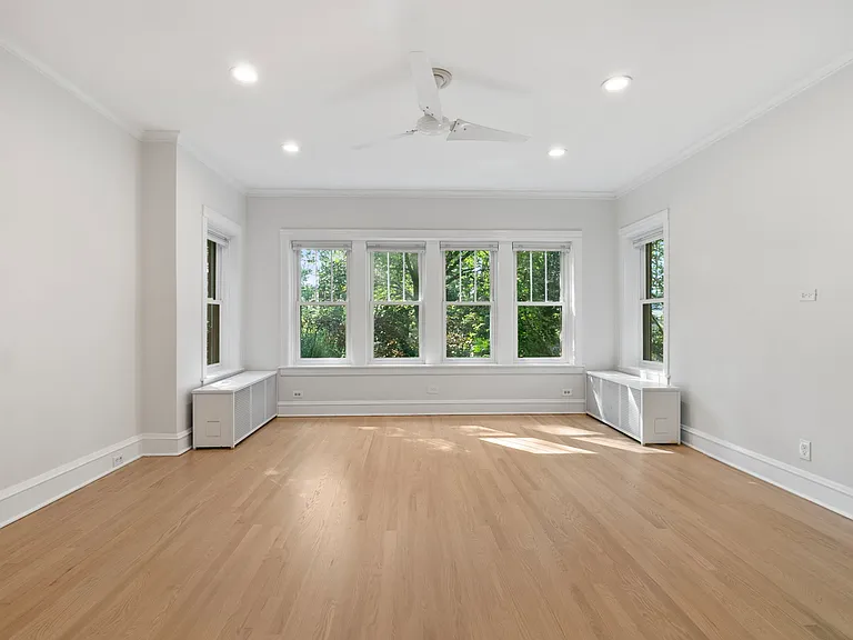 1031 Wesley Ave #1 — Photo 2