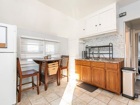 4th image of 2615 N Wauwatosa Ave #2U