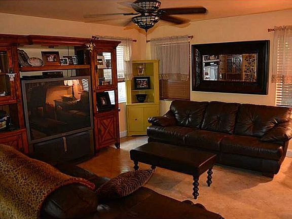 3rd image of 9612 Ridgecrest Ct