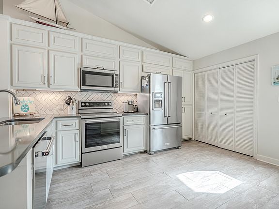 4th image of 8981 Heron Walk Dr #8981