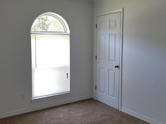 4th image of 29 Yorkshire Pkwy