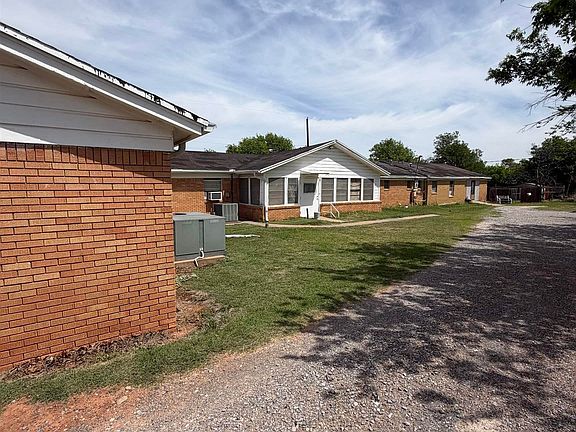 5th image of 4445 Sisk Rd