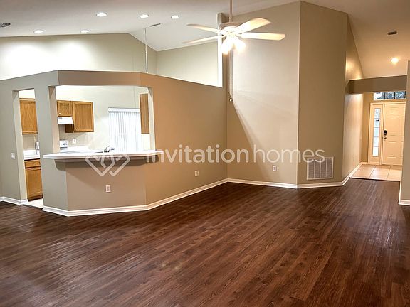 2nd image of 918 Summer Breeze Dr