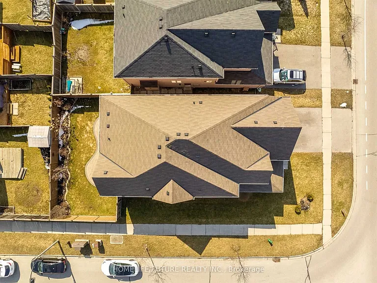 1381 Clearbrook Dr — Photo 3