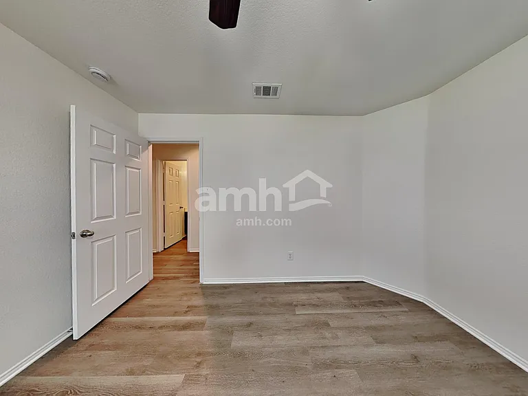 506 Azalea Dr — Photo 14