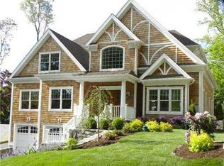 13 1/2 Witch Ln, Norwalk, CT 06853