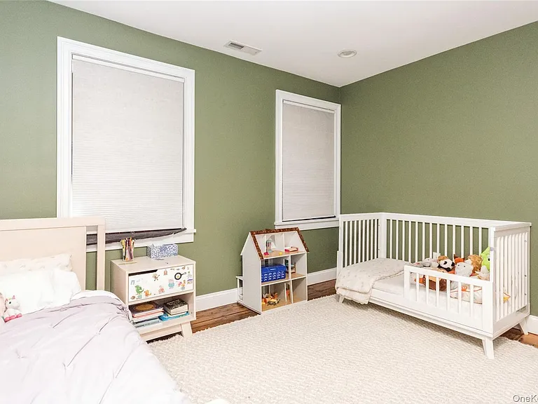 120 Verplanck Ave — Photo 21