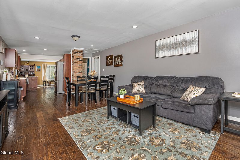 5th image of 67 Cameron Road