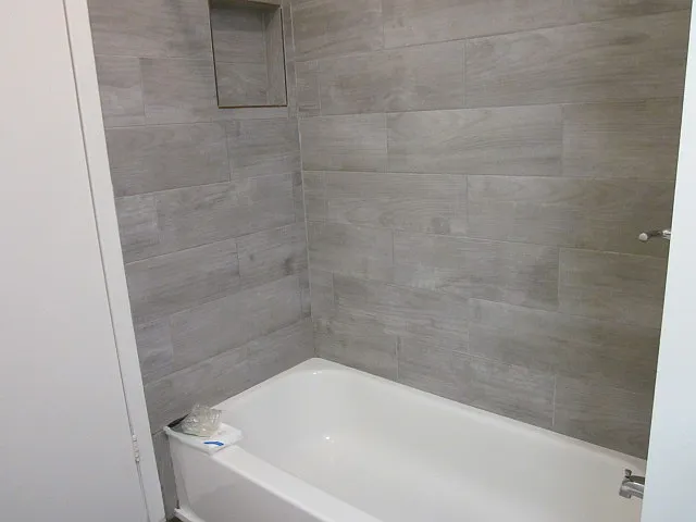 1210 N Oak St — Photo 3