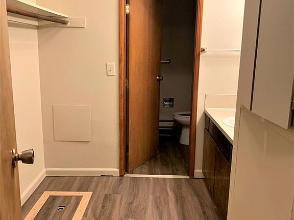 5th image of 1701 E Reserve St APT 11