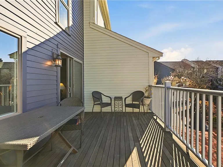 216 Goddard Row — Photo 29