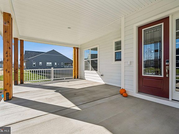 2nd image of 104 Nandina Pl