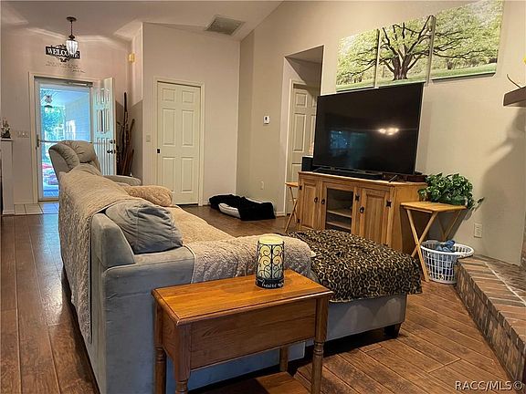 3rd image of 5449 W Yuma Ln