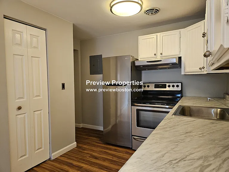 38 Carey Ave #3P — Photo 15