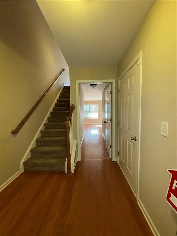 4 bed, 3.5 bath, 2031 sqft, $2,695 — Photo 3