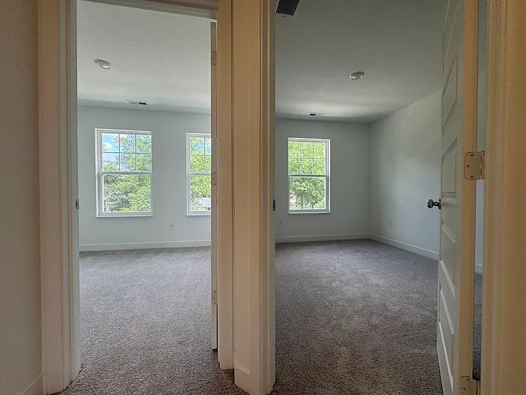 13847 Gatsby Dr — Photo 97