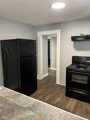 3 bed, 2.0 bath, 1200 sqft, $950 — Photo 2