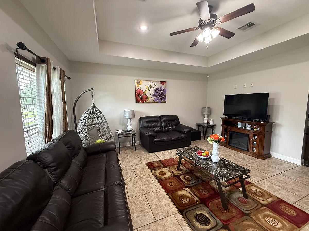 Building Photo - 1008 Inverery Dr
