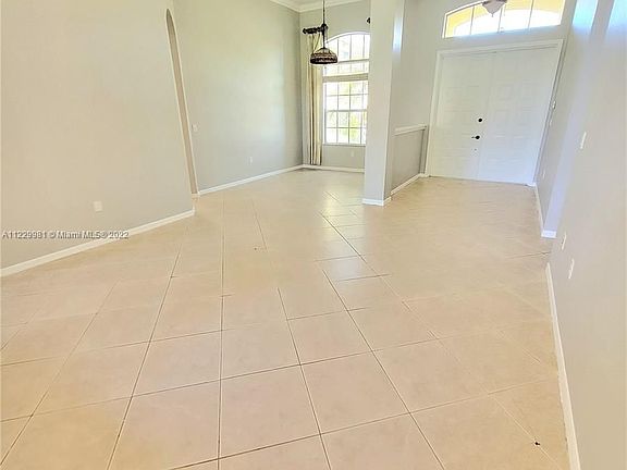 3rd image of 646 SW Long Key Ct #0