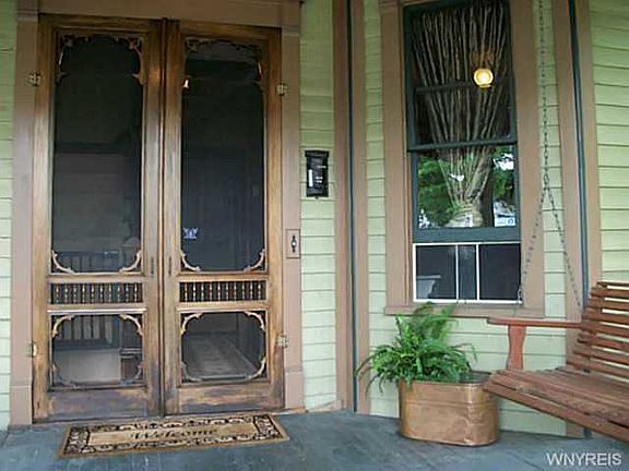 3rd image of 238 Tremont St