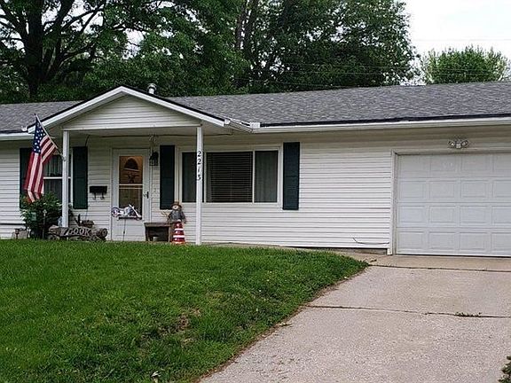 2nd image of 2213 Valley Brook Ln