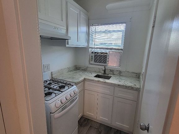 3rd image of 2406-2408-2410 Fernleaf St #2410B