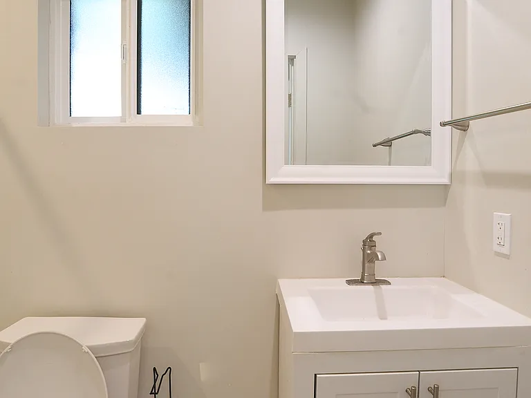 380 Loftyhill Dr — Photo 11