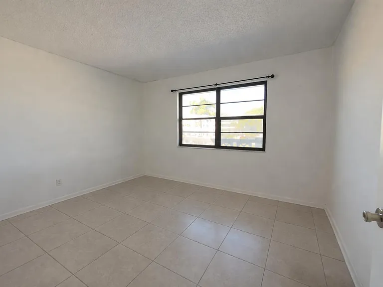 9440 SW 8th St #208 — Photo 18