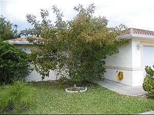4th image of 180 Coral Reef Ct N